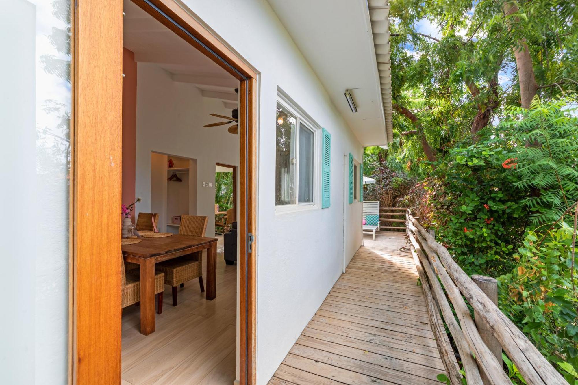 Tuk Tropical Boutique Resort Jan Thiel ウィレムスタッド エクステリア 写真