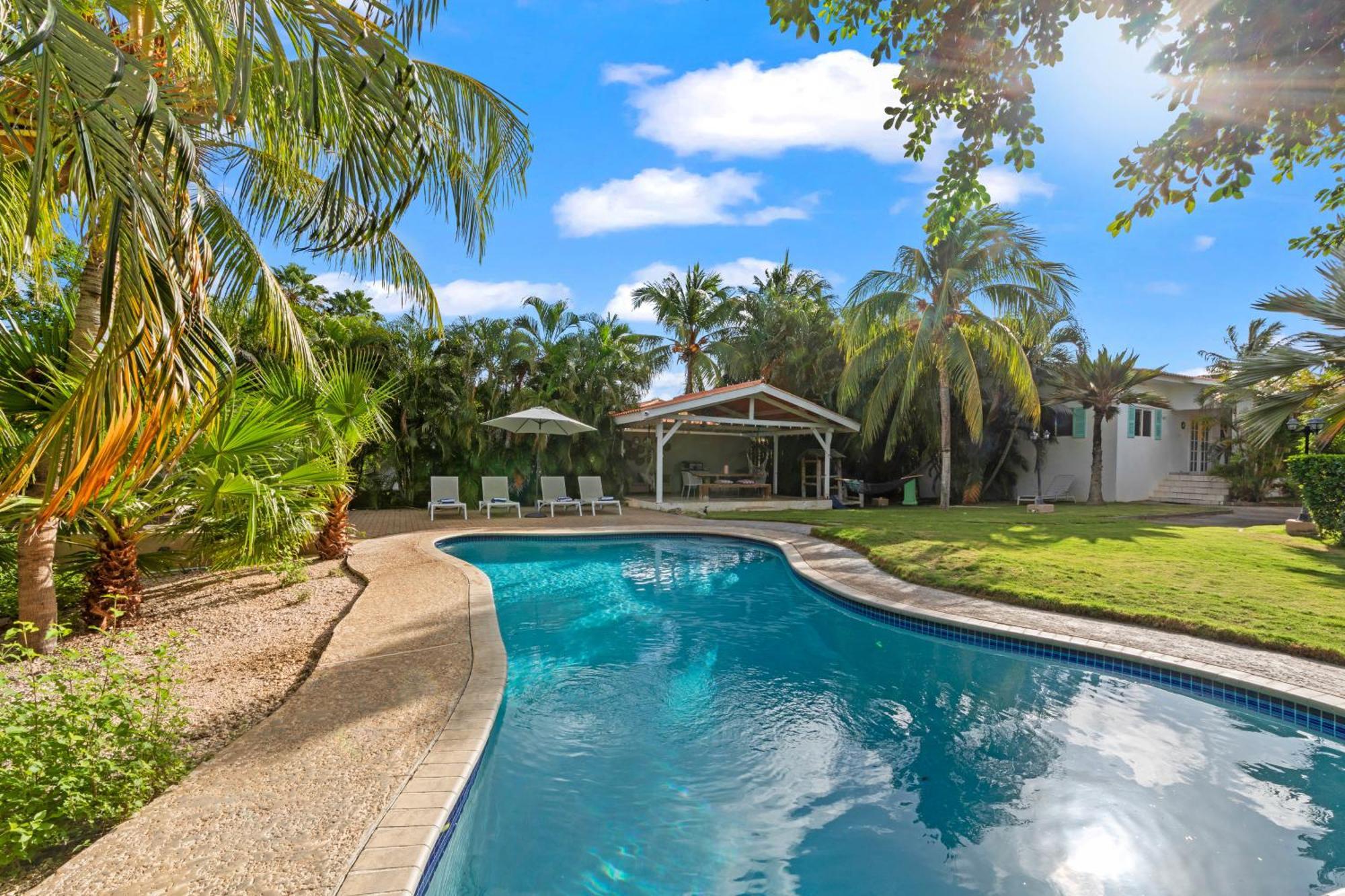 Tuk Tropical Boutique Resort Jan Thiel ウィレムスタッド エクステリア 写真